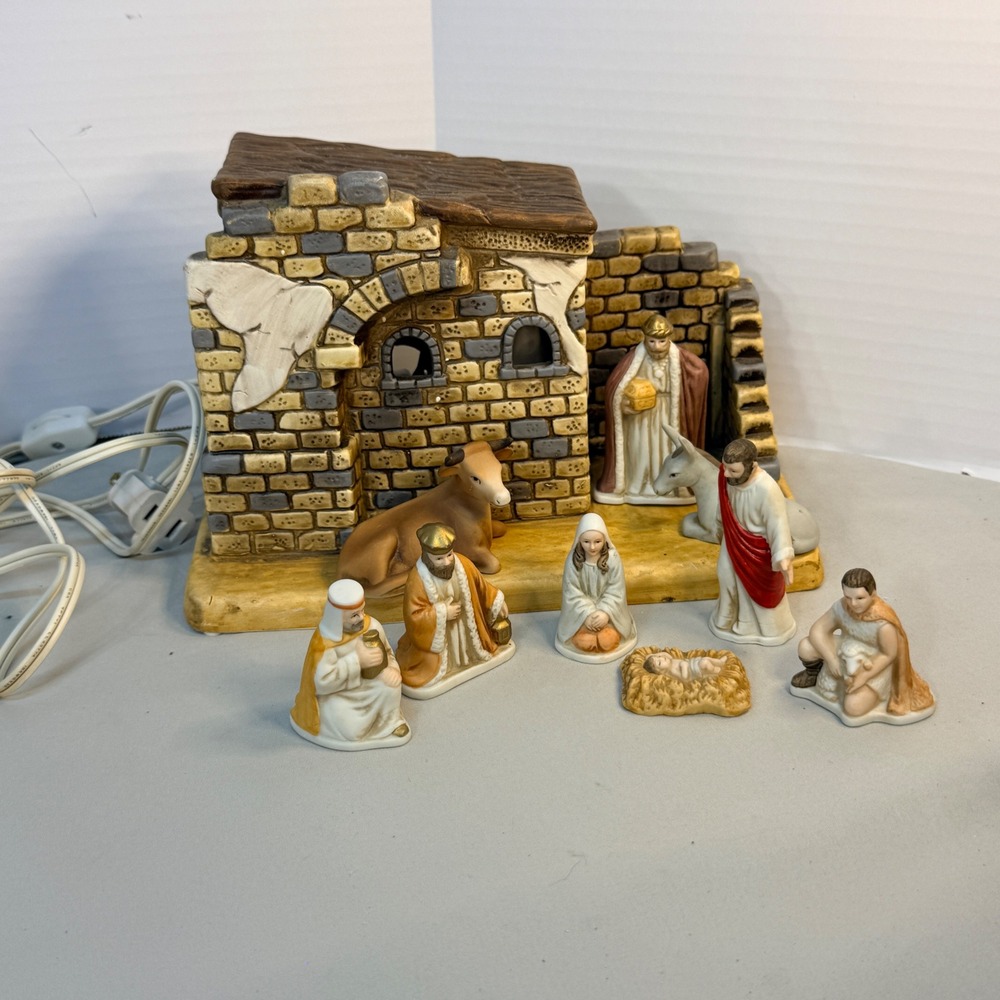 Lefton 1989 Nativity Set Byron Wood 10 Piece Ceramic Lighted Creche 07332